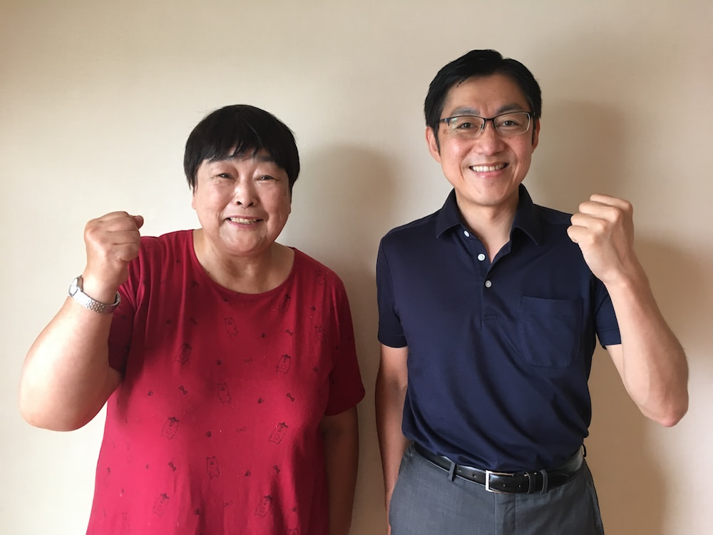横浜不動産売却|売却成功後にYK様と記念撮影