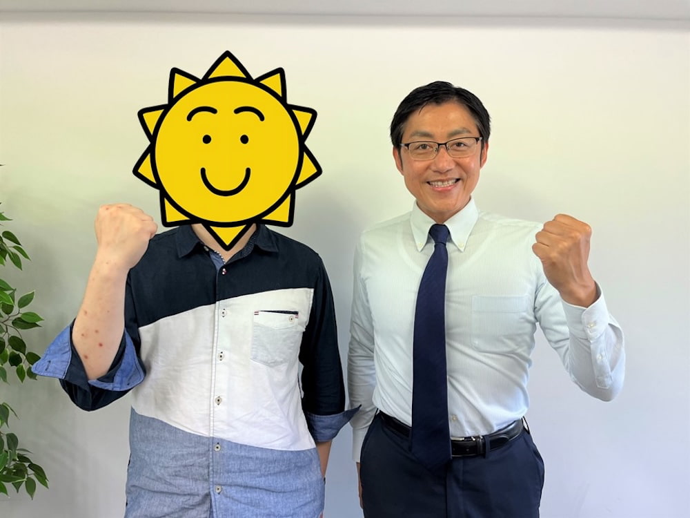 横浜不動産売却|無事売却後にT.T.様と記念撮影