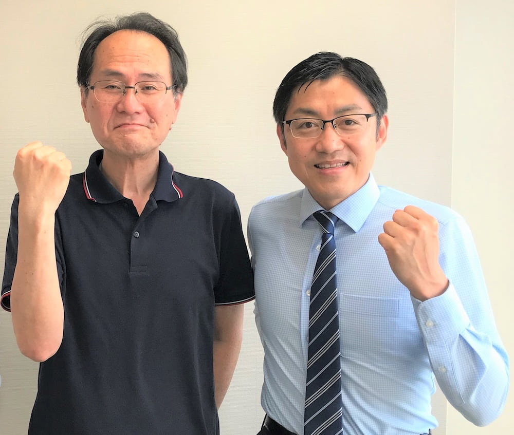 横浜不動産売却｜購入完了後にK.F.様と記念撮影！