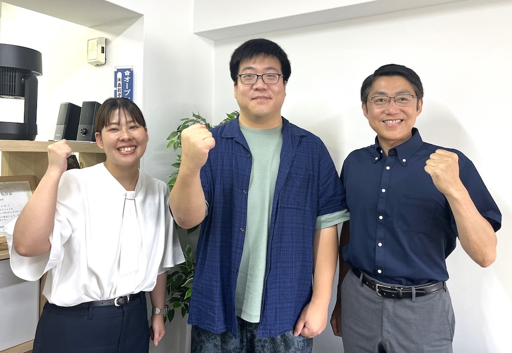 横浜不動産売却｜購入完了後に星川様と記念撮影！